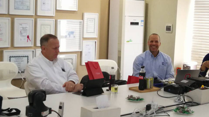 美國(guó)Q-LAB公司來(lái)訪翁開(kāi)爾