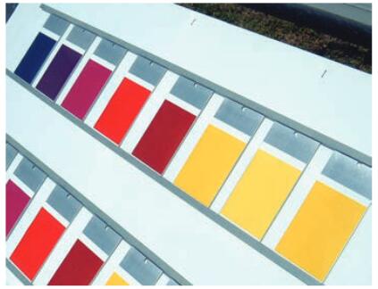 G AT F的技術(shù)人員為耐光性測(cè)試選用了8種不同顏色、具有代表性的平版印刷油墨，它們?cè)跍y(cè)試中將被印刷在同種標(biāo)準(zhǔn)襯底上。