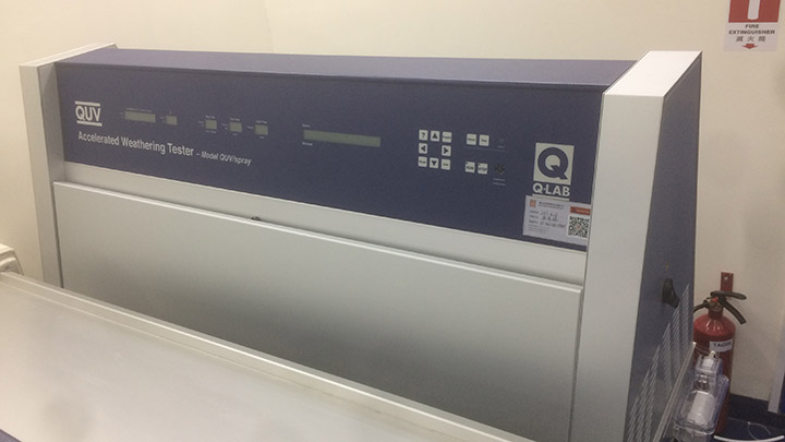 天祥集團(tuán)QUV紫外線(xiàn)加速老化試驗(yàn)箱應(yīng)用