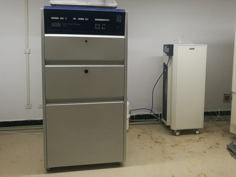 油墨木器漆藝術(shù)漆清漆氙燈老化耐候試驗(yàn)箱現(xiàn)場圖2